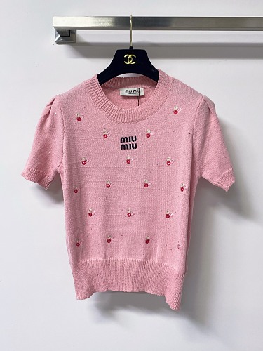 Tee from Scarlettluxury