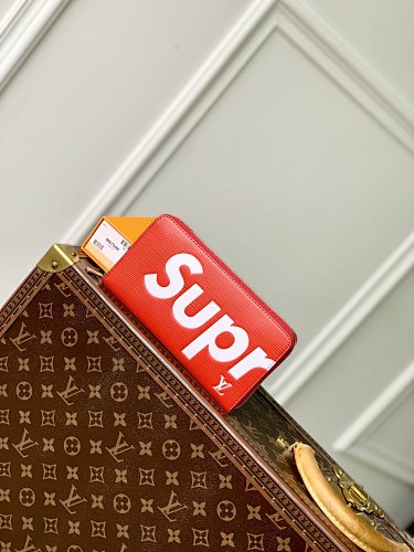 Supreme wallet