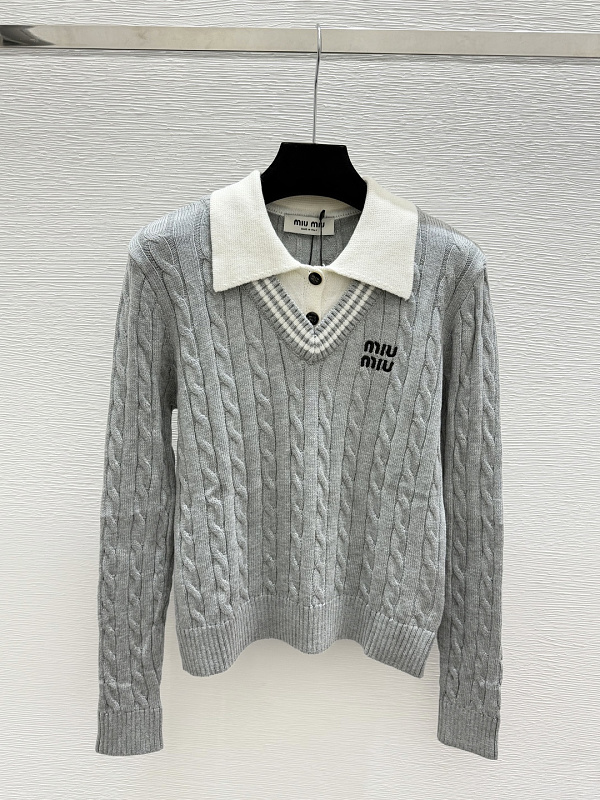 Sweater from Scarlettluxury