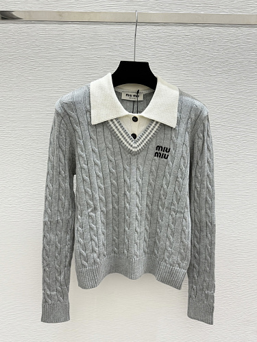 Sweater from Scarlettluxury
