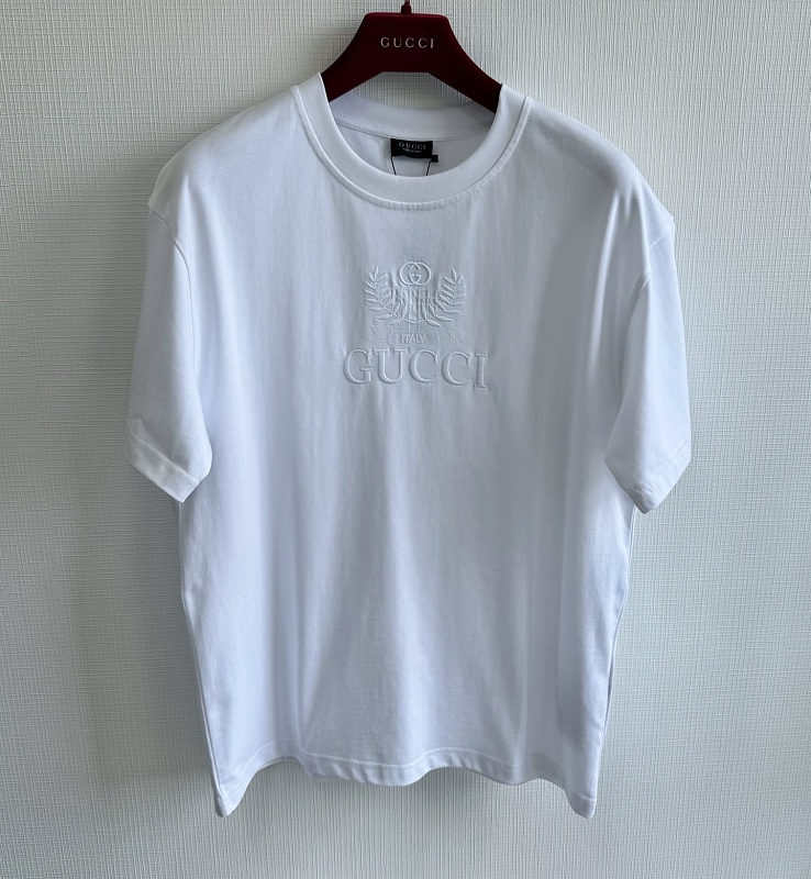 Tee from Scarlettluxury