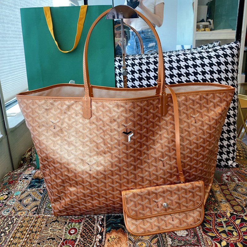 Shopping bag from Scarlettluxury
