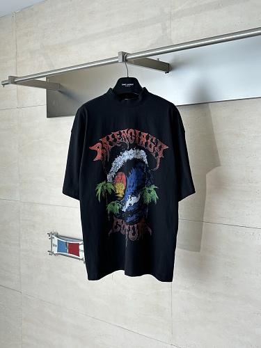 Tee from Scarlettluxury