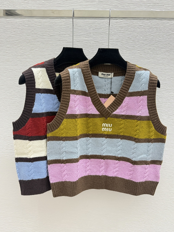 Sweater from Scarlettluxury