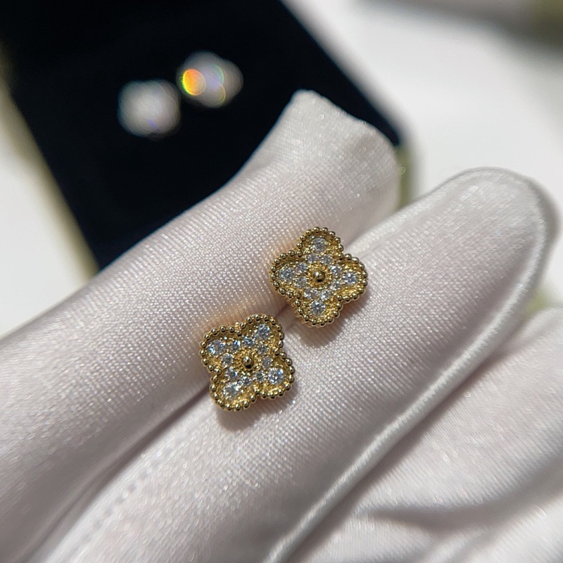 Earrings from Scarlettluxury