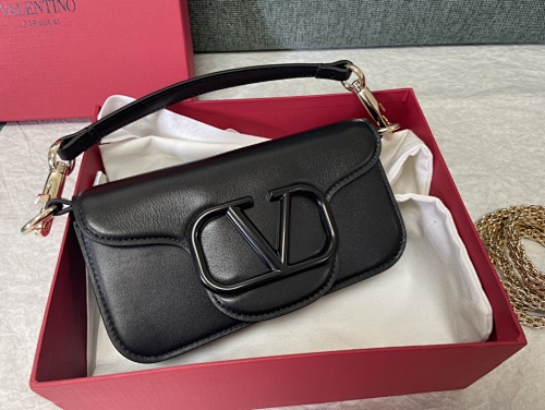 Valentino VLogo Signature