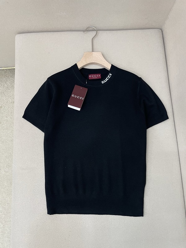 Sweater from Scarlettluxury
