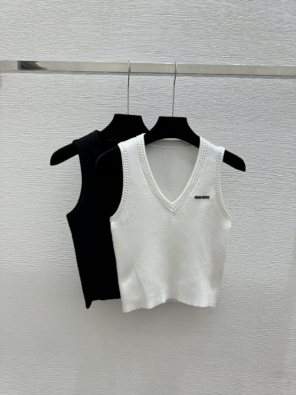 Sweater from Scarlettluxury