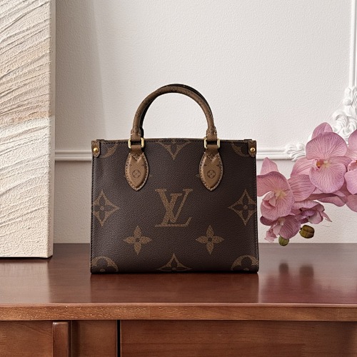 Louis Vuitton crossbody bag
