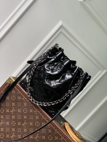 Louis Vuitton crossbody bag