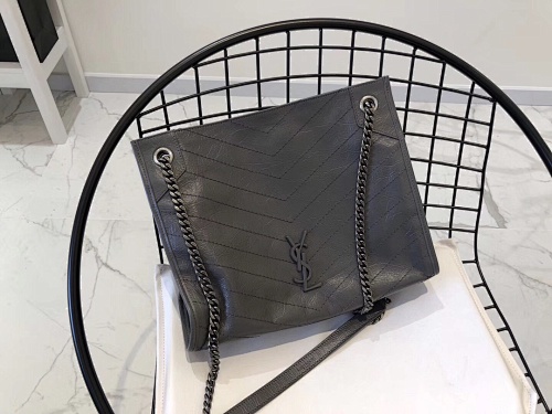Shopping bag from Scarlettluxury
