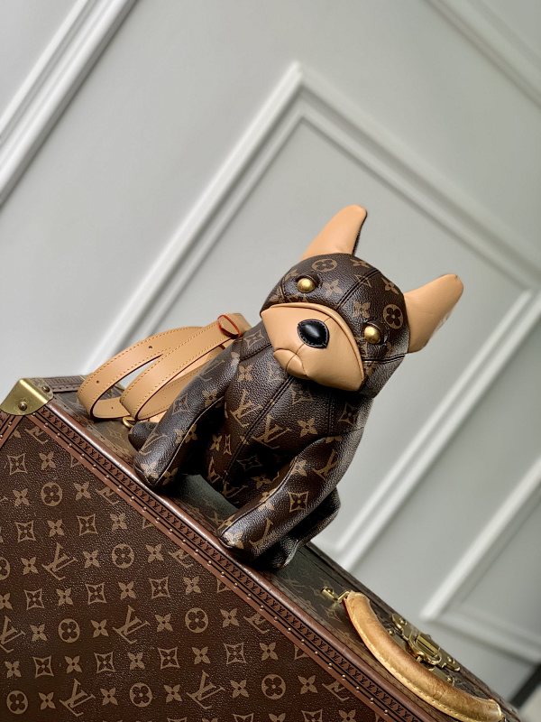 Louis Vuitton crossbody bag