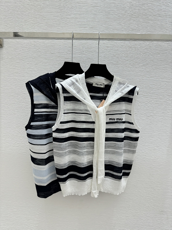 Sweater from Scarlettluxury