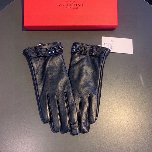 Valentino gloves