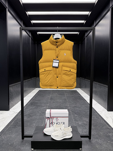 Moncler shopping bag