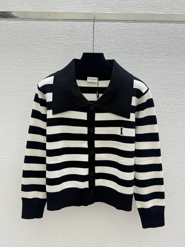 Sweater from Scarlettluxury