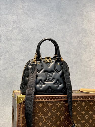 Louis Vuitton crossbody bag