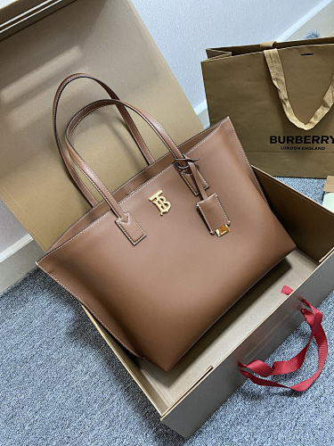 Burberry tote bag