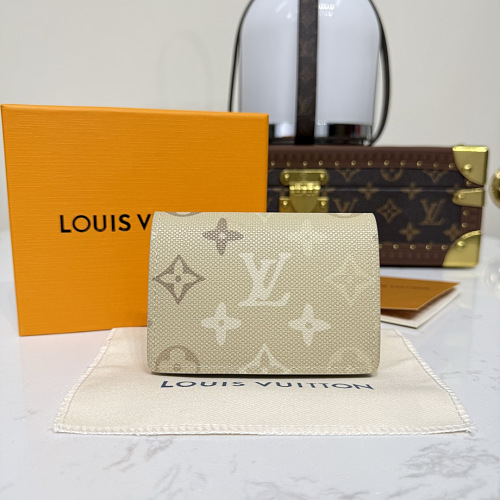 Card holder from Scarlettluxury