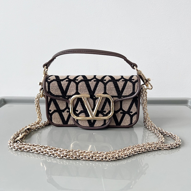 Valentino VLogo Signature