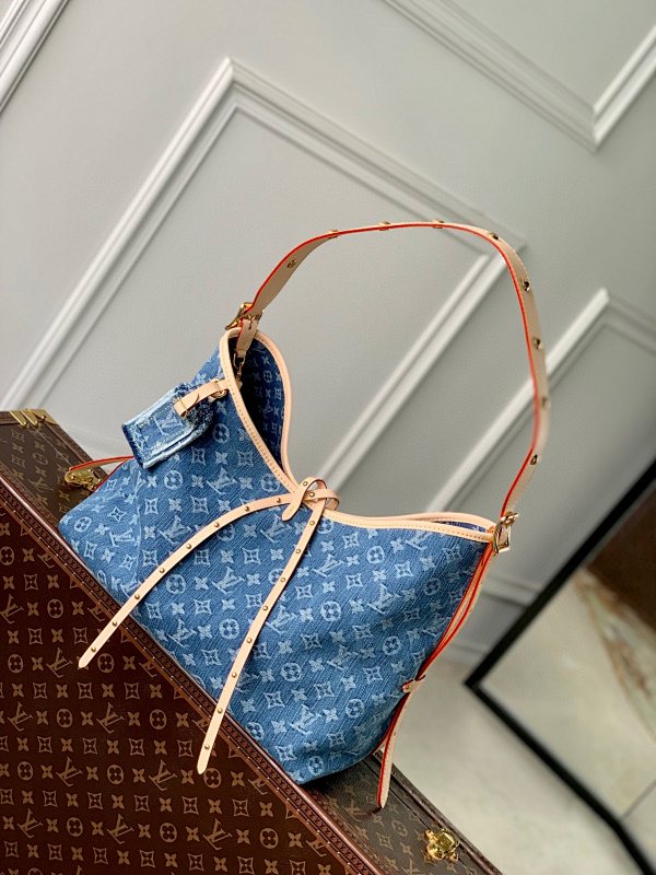Louis Vuitton clutch