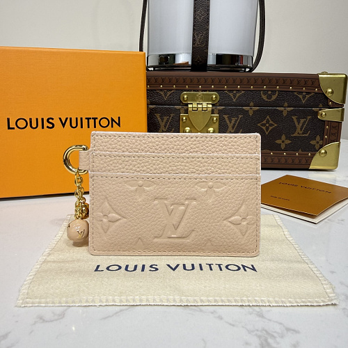 Card holder from Scarlettluxury