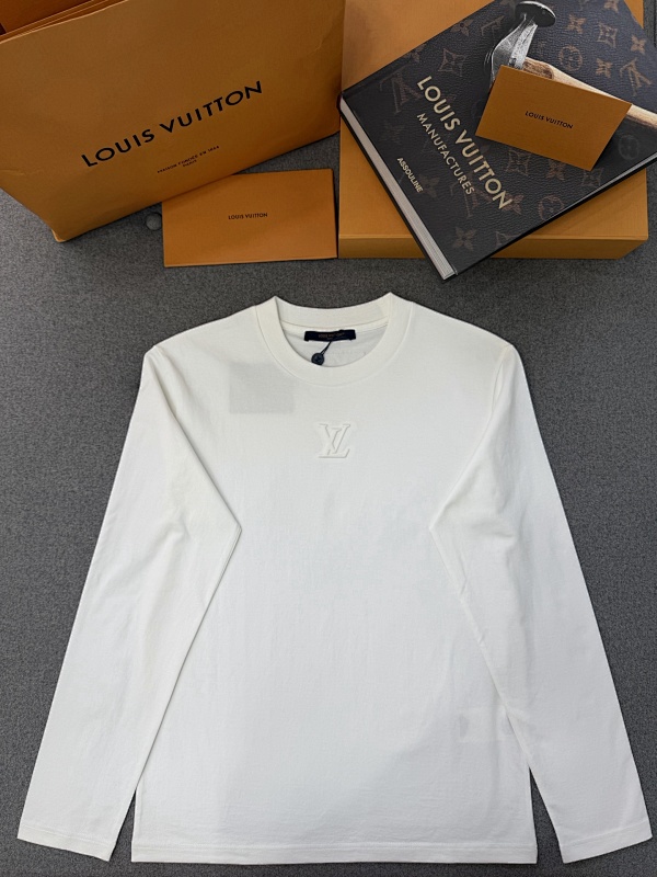 Tee from Scarlettluxury