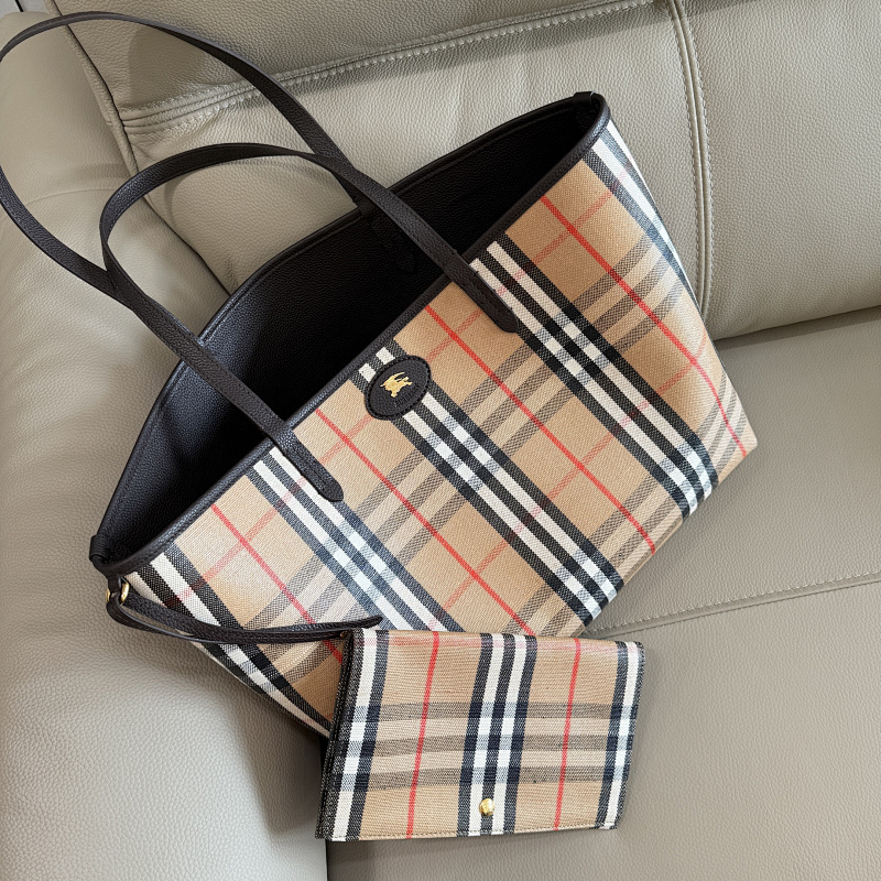 Burberry tote bag