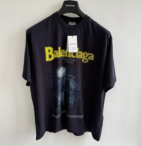 Tee from Scarlettluxury
