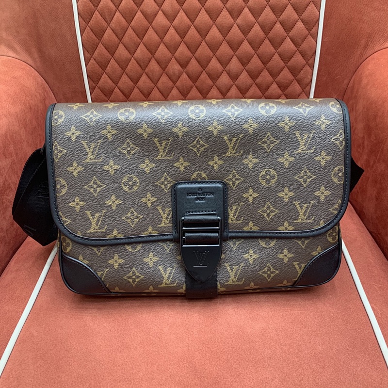 Louis Vuitton messenger bag
