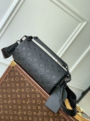Louis Vuitton crossbody bag