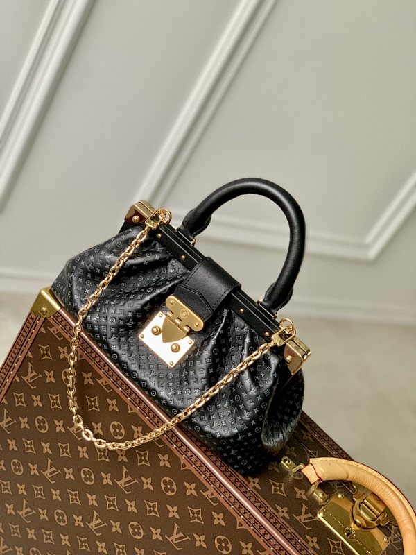 Louis Vuitton clutch