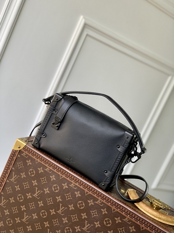 Louis Vuitton crossbody bag
