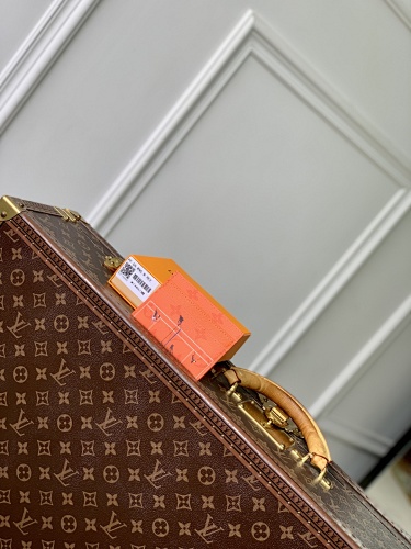 Louis Vuitton card holder