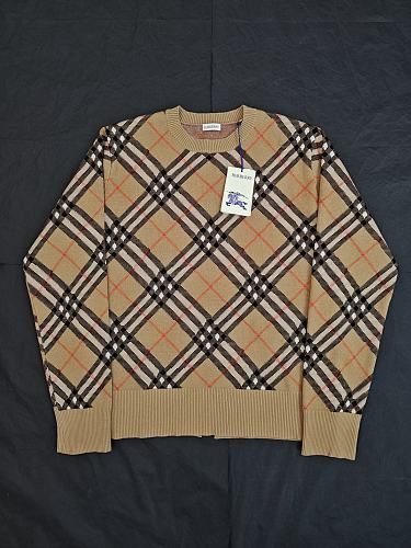 Sweater from Scarlettluxury
