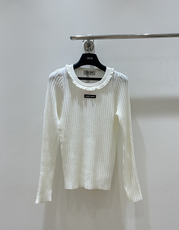 Sweater from Scarlettluxury