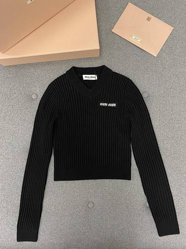 Sweater from Scarlettluxury