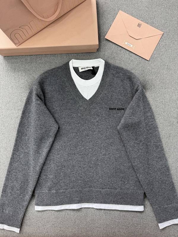 Sweater from Scarlettluxury