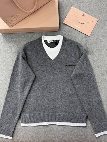 Sweater from Scarlettluxury