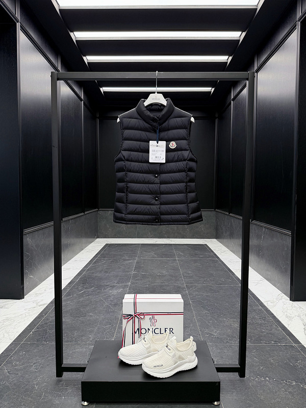 Moncler shopping bag