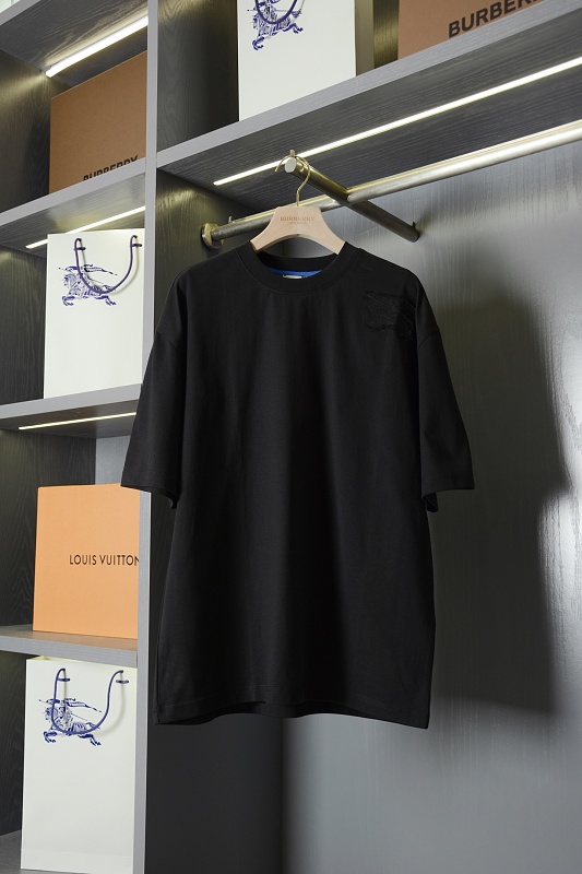 Tee from Scarlettluxury