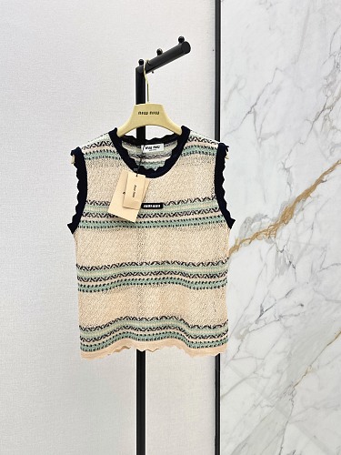 Sweater from Scarlettluxury