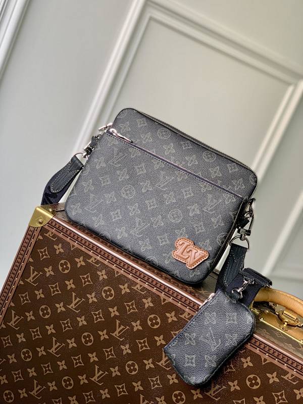 Louis Vuitton messenger bag