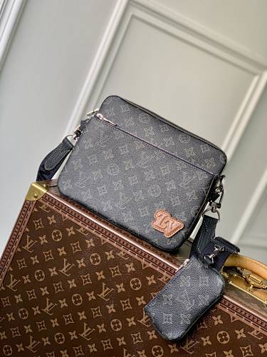 Louis Vuitton messenger bag