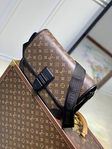 Louis Vuitton messenger bag