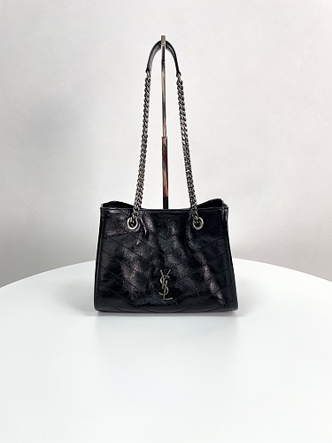 Shopping bag from Scarlettluxury