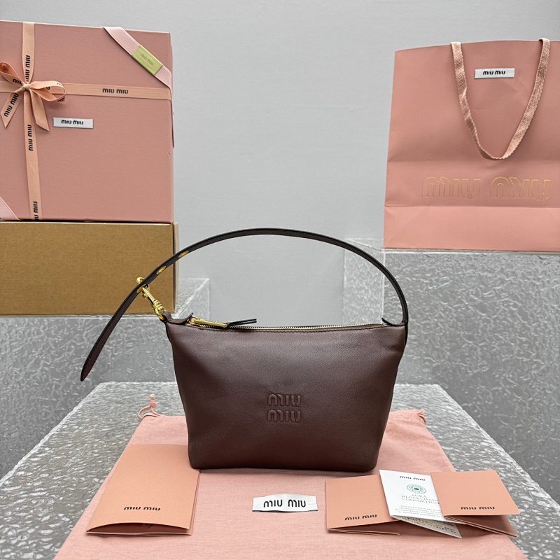Card holder from Scarlettluxury