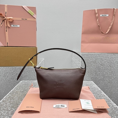Card holder from Scarlettluxury