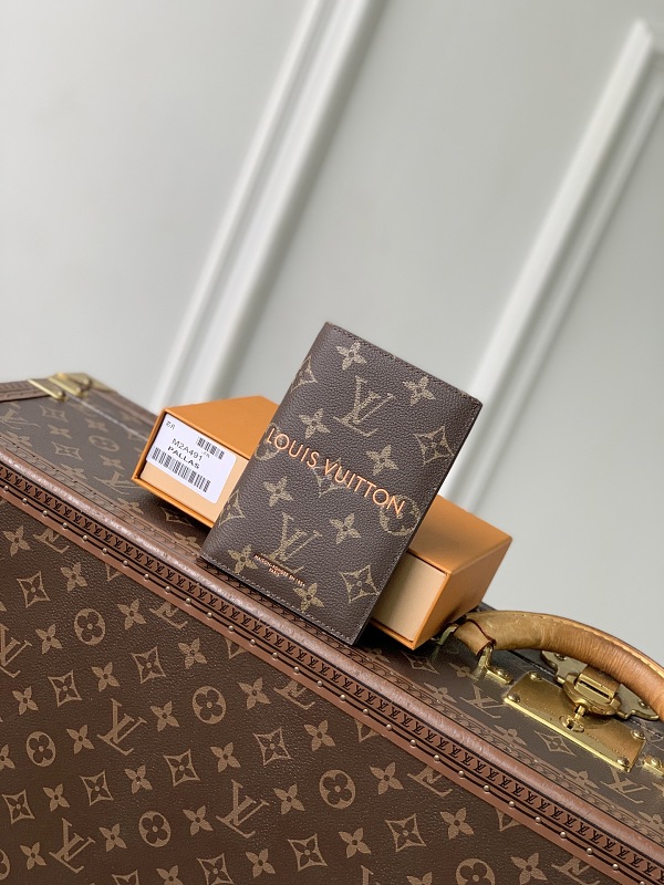 Louis Vuitton shopping bag