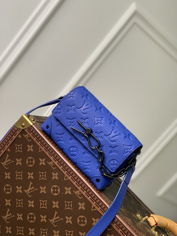Louis Vuitton crossbody bag